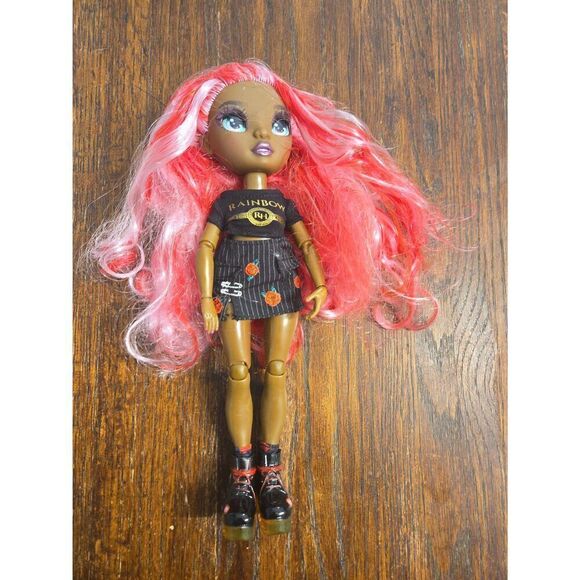Rainbow high doll Daria Rosalyn - Picture 2 of 4